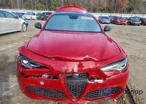 2019 Alfa Romeo Giulia z USA, uszkodzony, nr VIN ZARFAMAN7K7621972